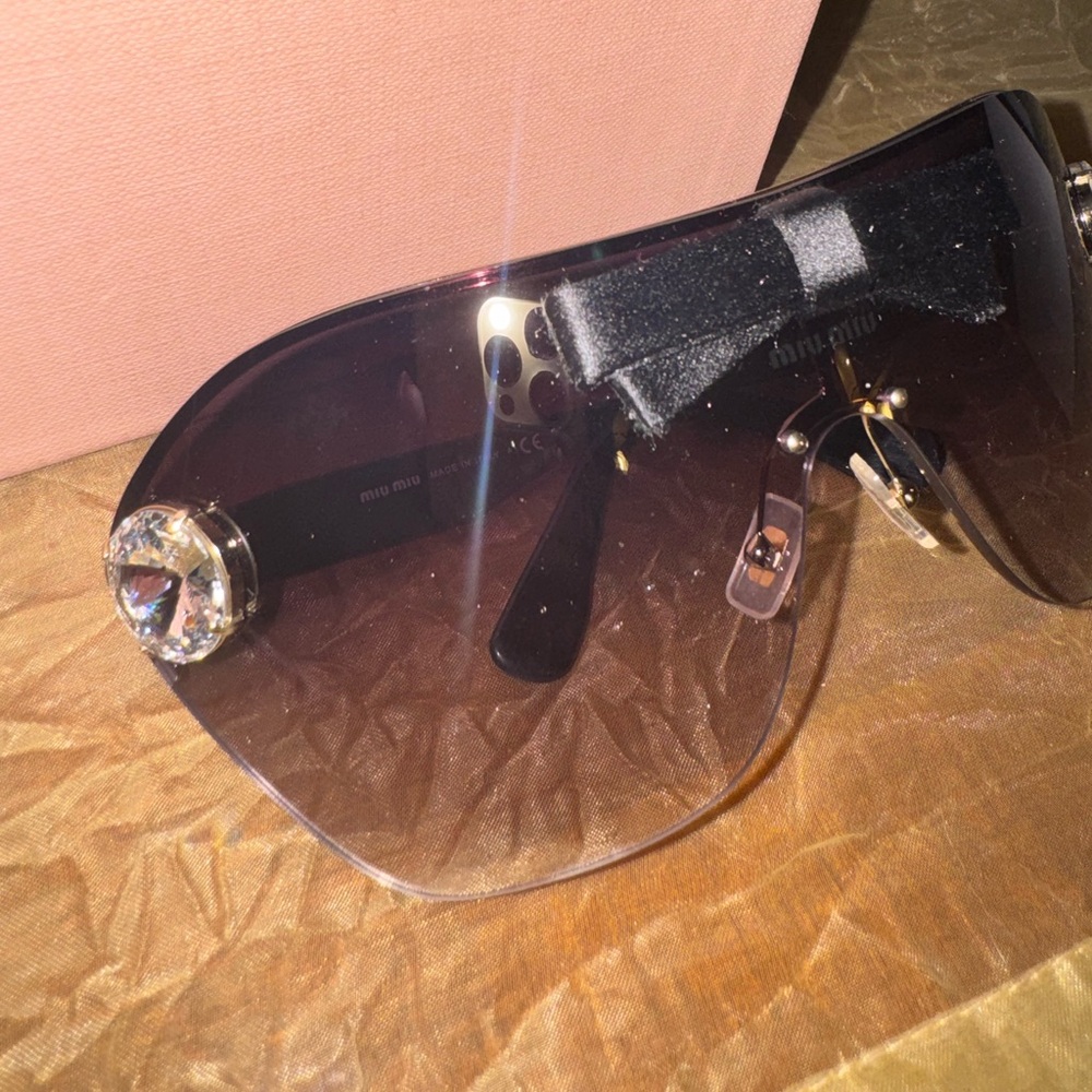MIU MIU Sunglasses - Picture 6 of 8
